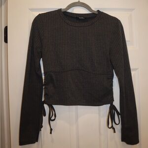 Storia Size L Fitted, Cropped, Tie Synching On Sides, Gray Long-Sleeve